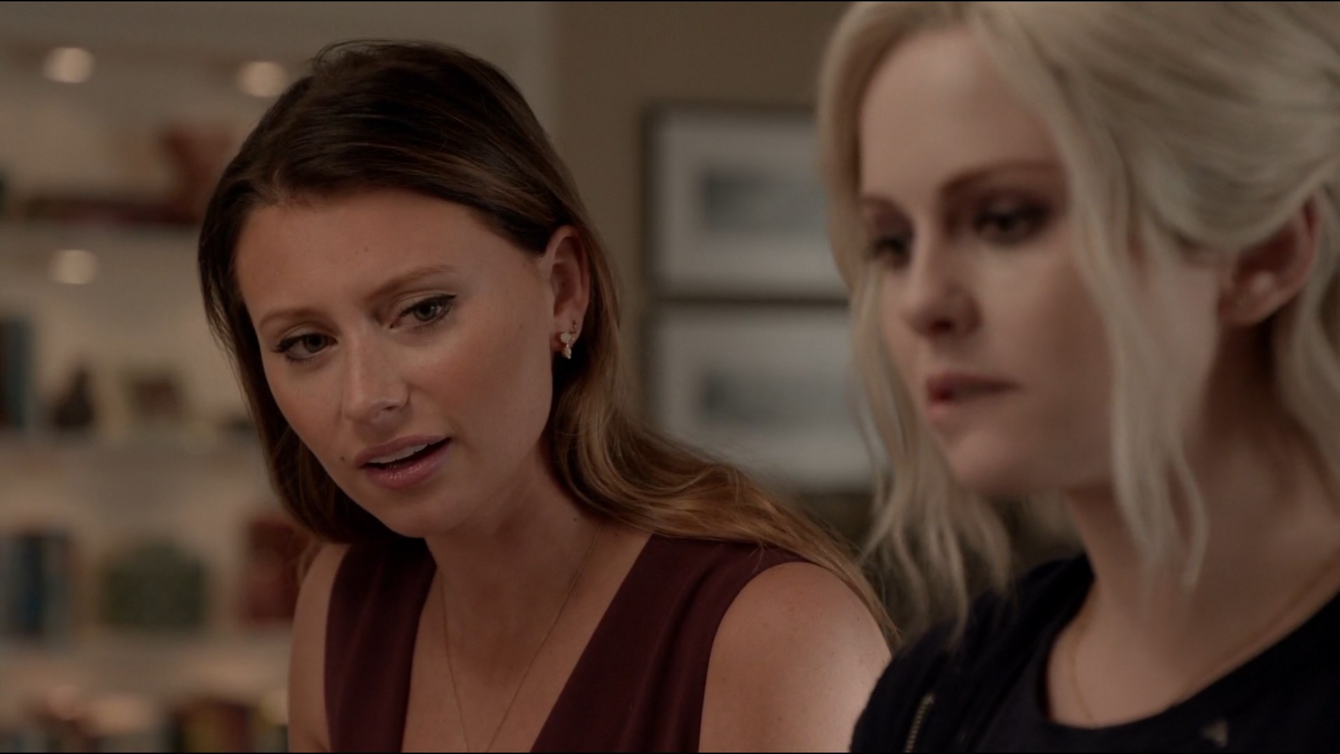 iZombie_3x06_SomeLikeitHotMess_0112.jpg