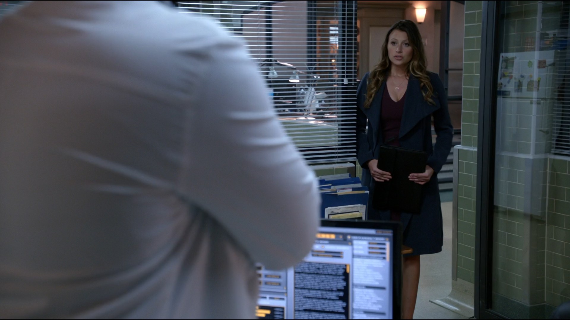 iZombie_3x06_SomeLikeitHotMess_0159.jpg