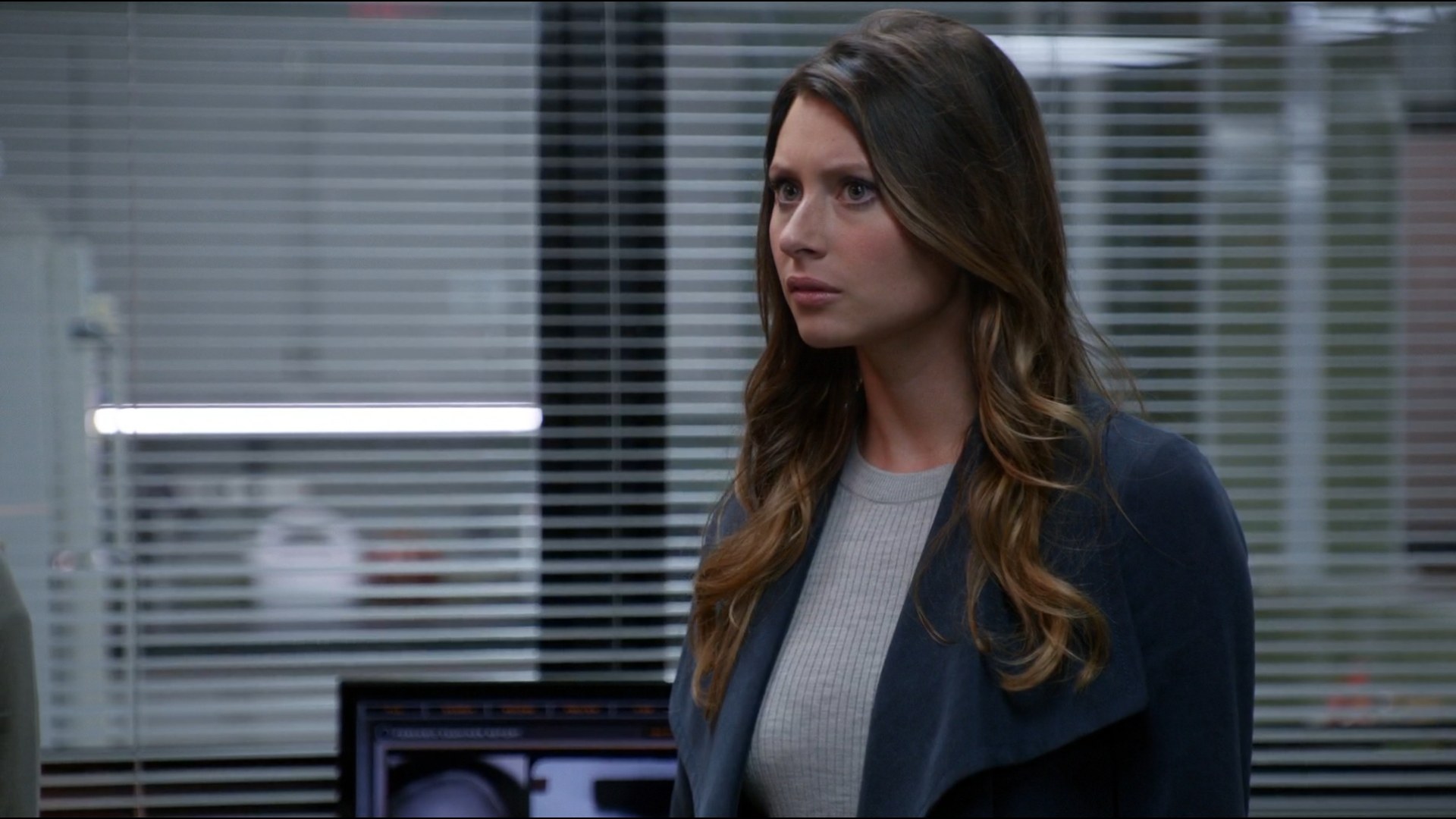iZombie_3x06_SomeLikeitHotMess_0430.jpg