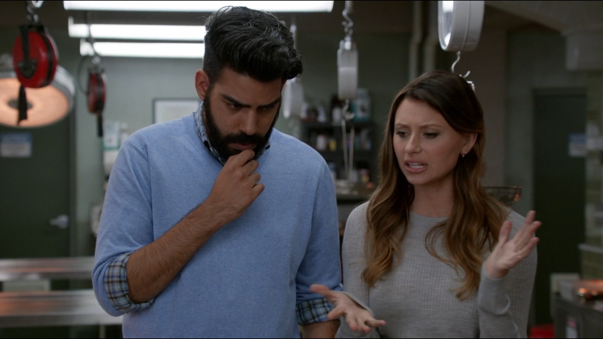 iZombie_3x06_SomeLikeitHotMess_0432.jpg