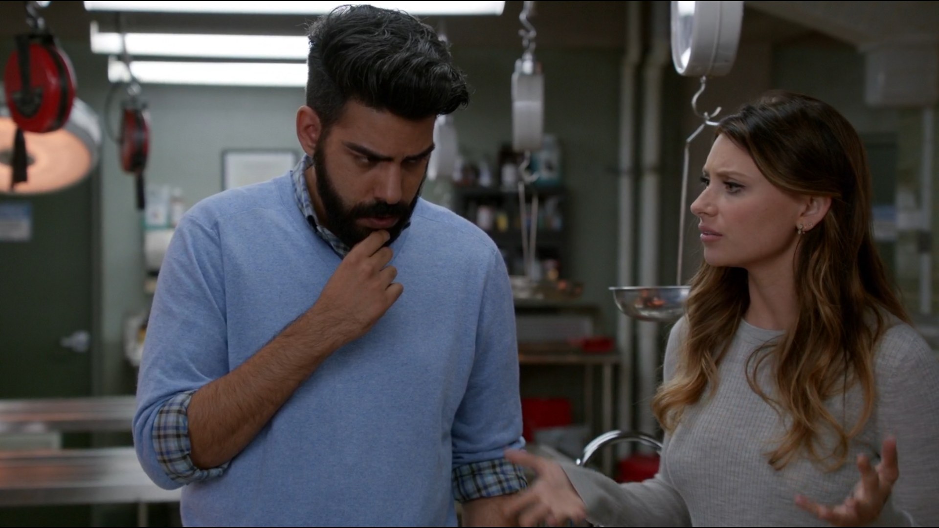 iZombie_3x06_SomeLikeitHotMess_0434.jpg