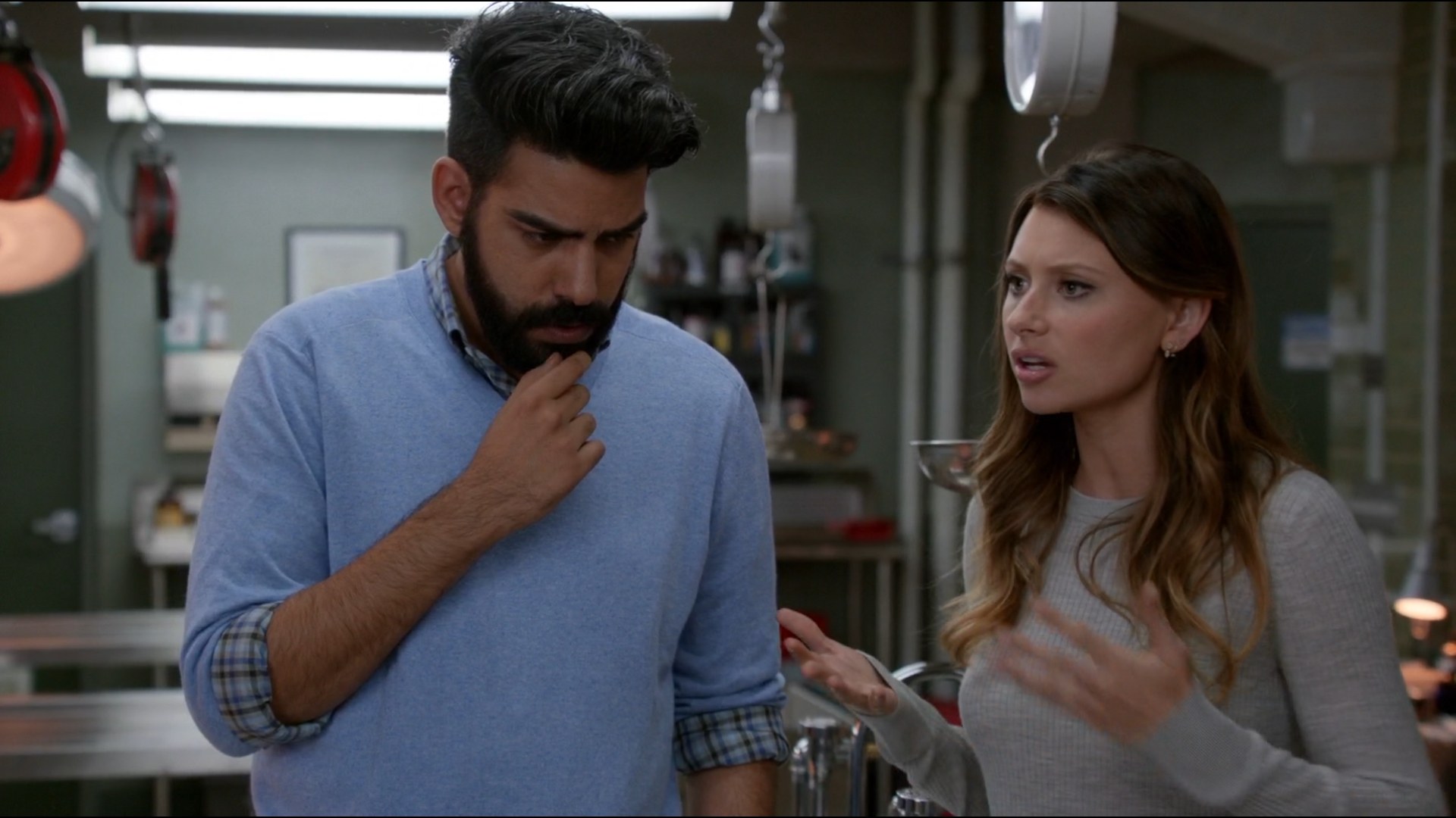 iZombie_3x06_SomeLikeitHotMess_0437.jpg