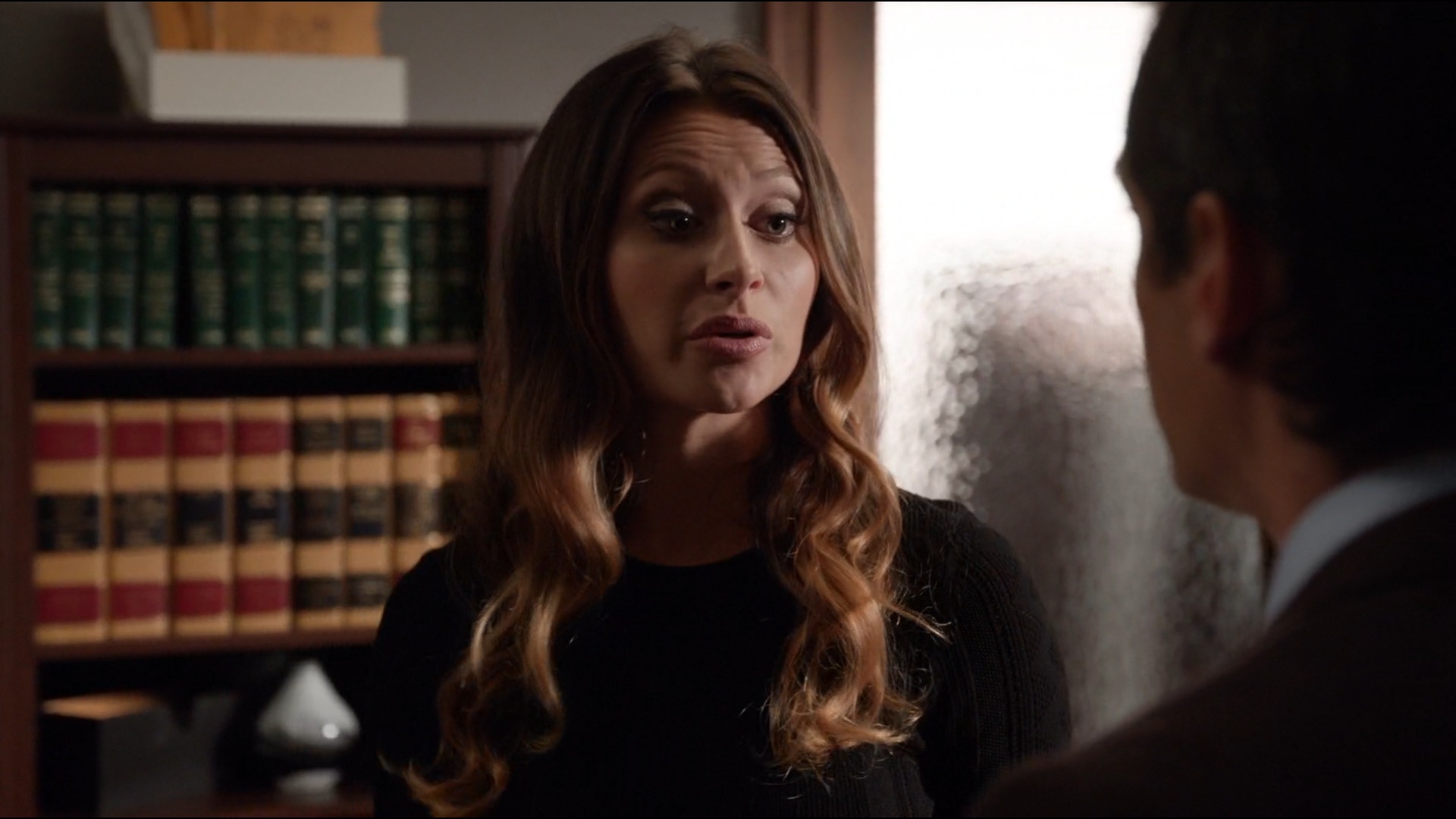 iZombie_3x07_DirtNapTime_0045.jpg