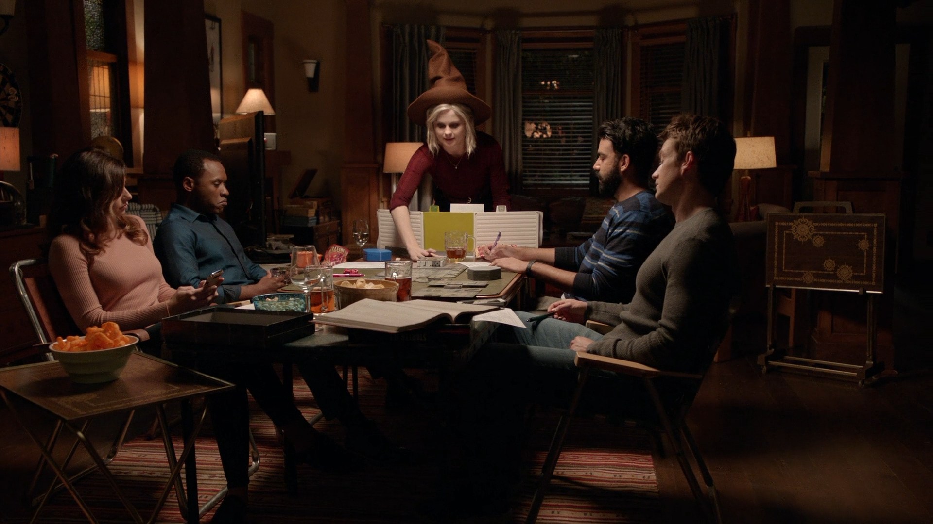iZombie_3x09_Twenty-SidedDie_0035.jpg