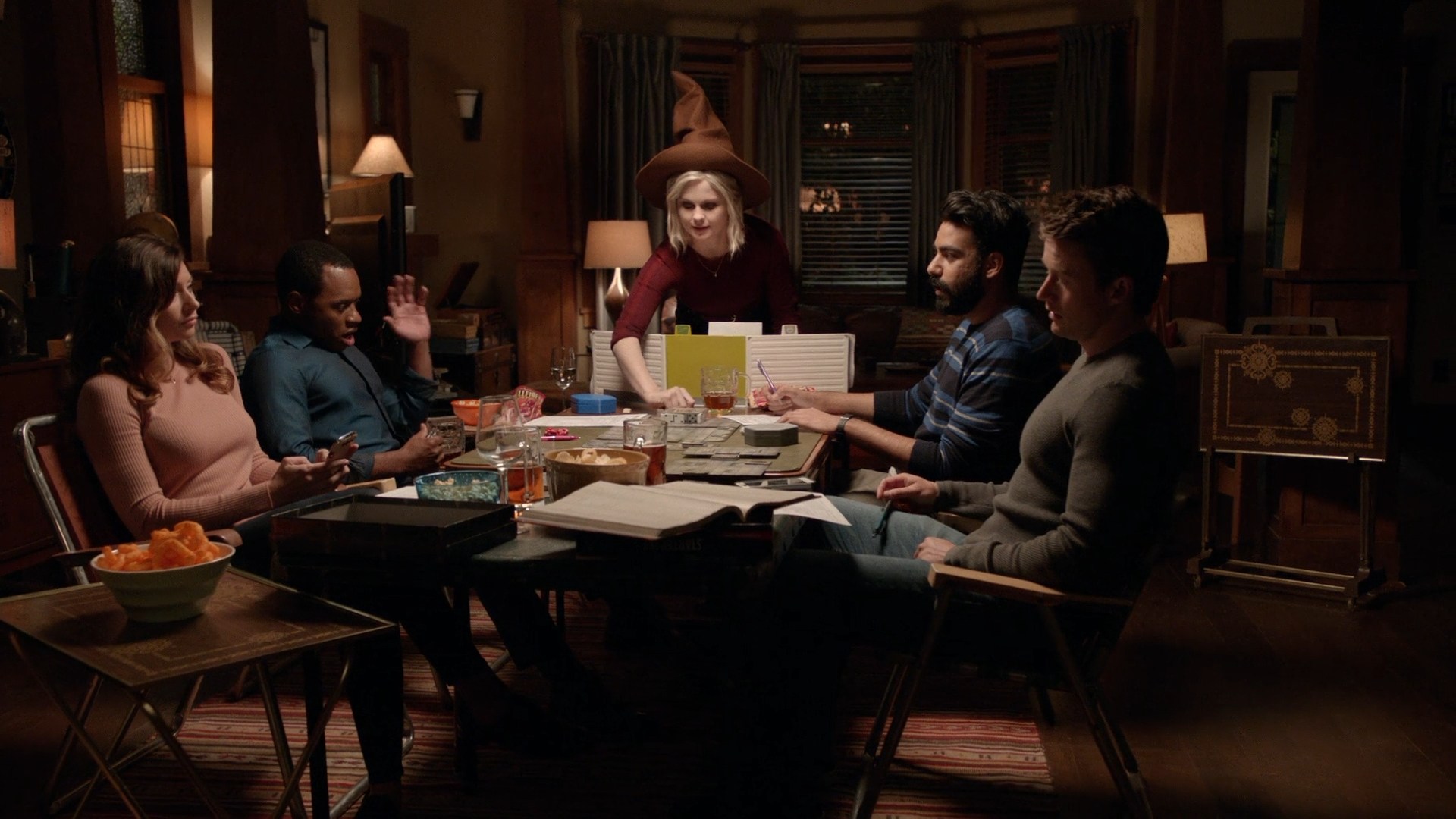 iZombie_3x09_Twenty-SidedDie_0036.jpg