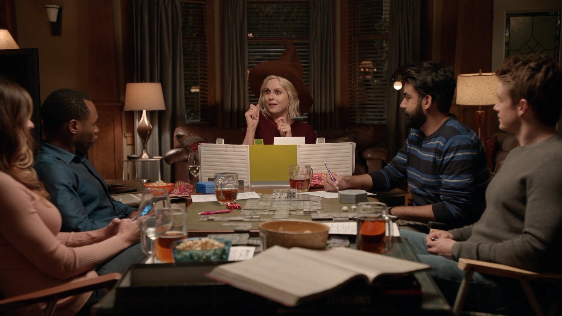 iZombie_3x09_Twenty-SidedDie_0053.jpg