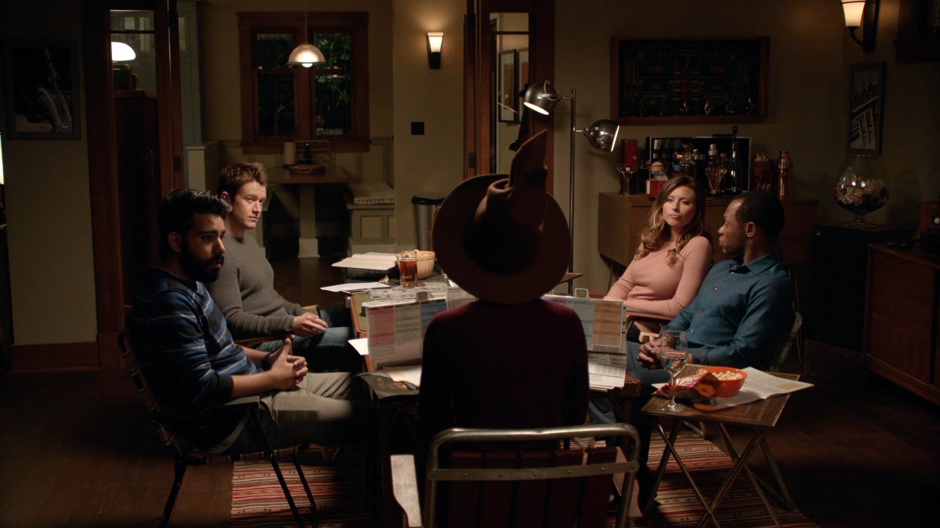 iZombie_3x09_Twenty-SidedDie_0055.jpg