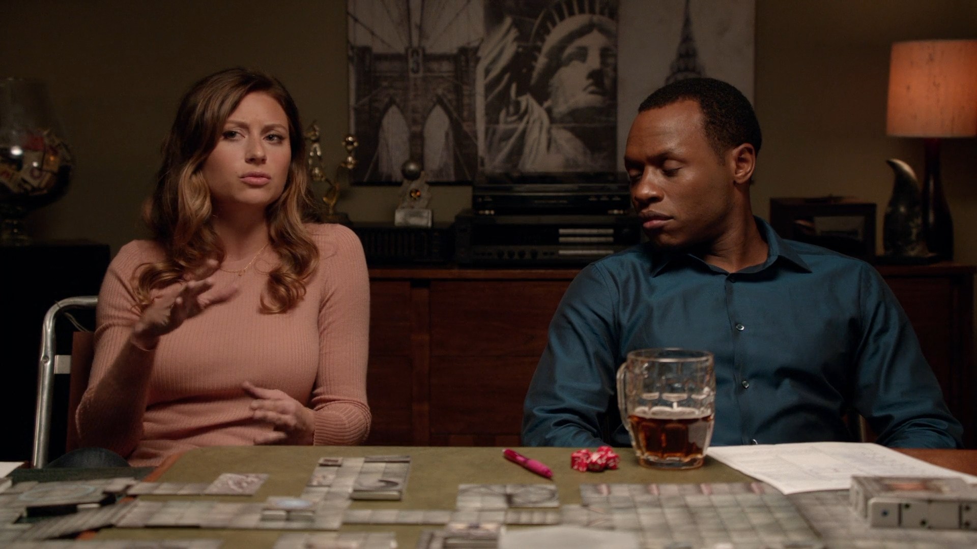iZombie_3x09_Twenty-SidedDie_0076.jpg
