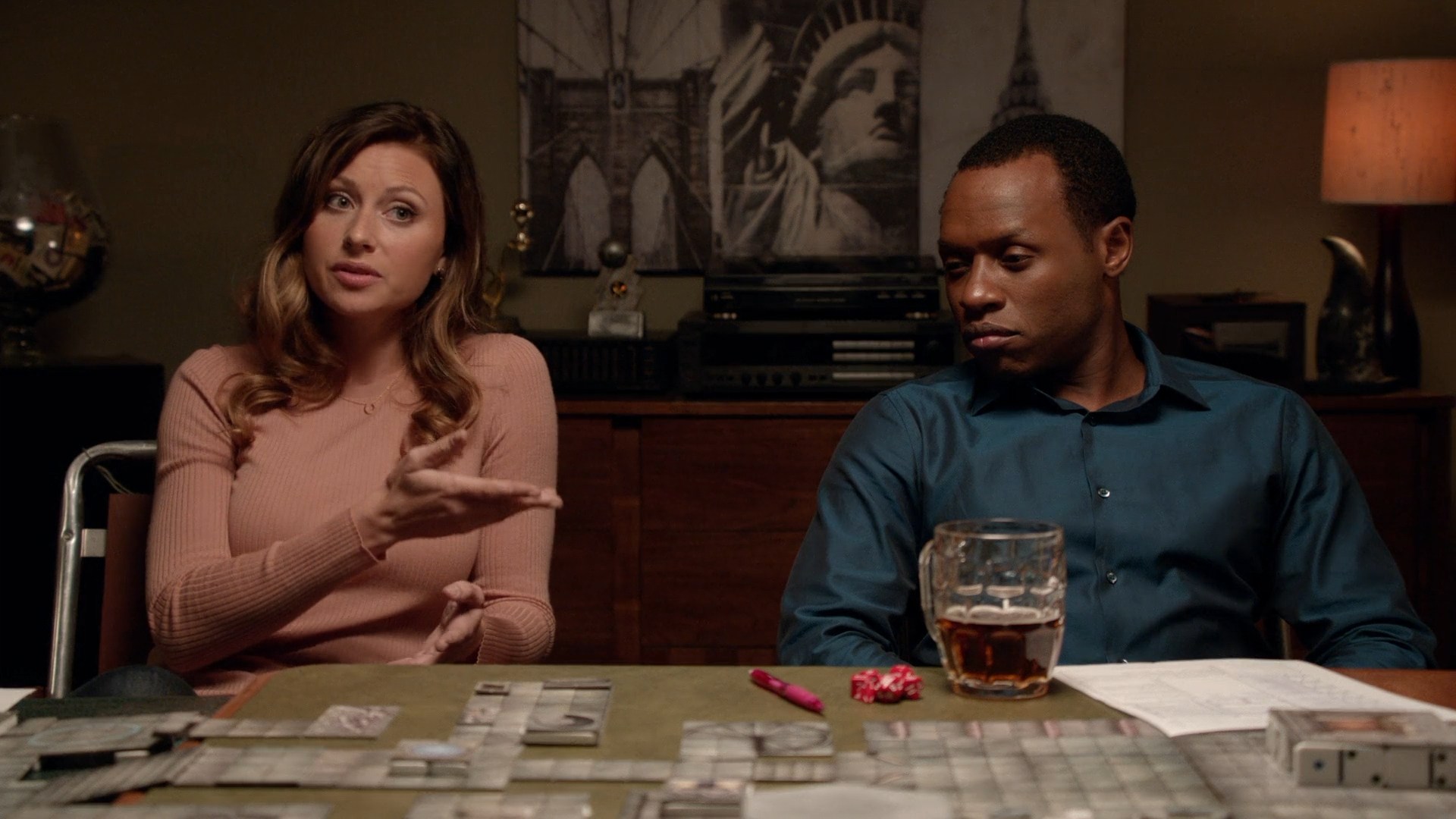iZombie_3x09_Twenty-SidedDie_0081.jpg