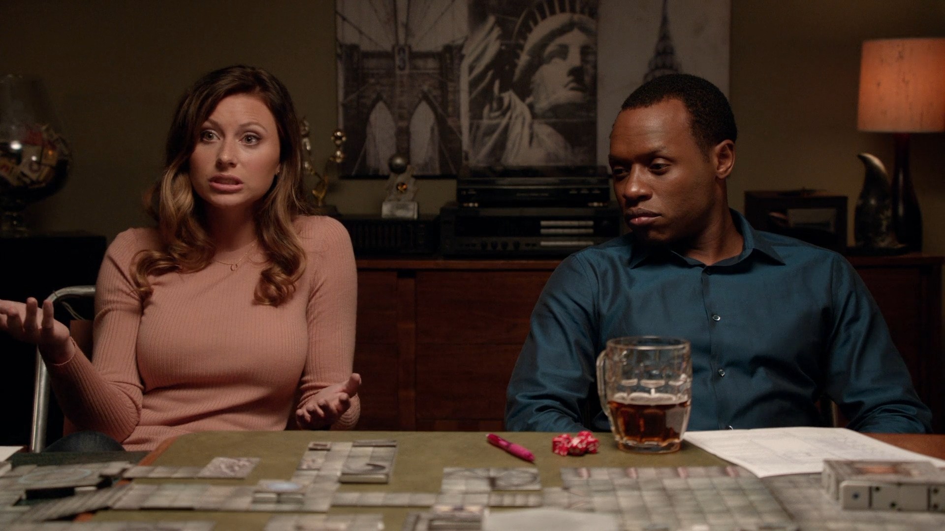 iZombie_3x09_Twenty-SidedDie_0085.jpg