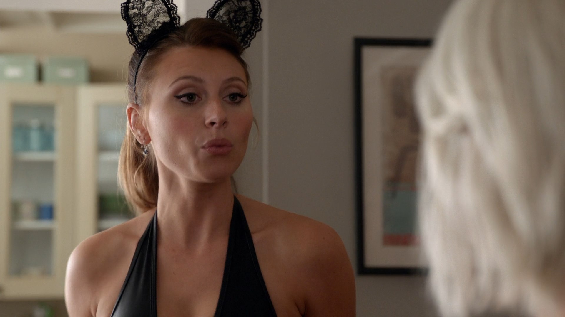 iZombie_3x10_ReturnoftheDeadGuy_0247.jpg
