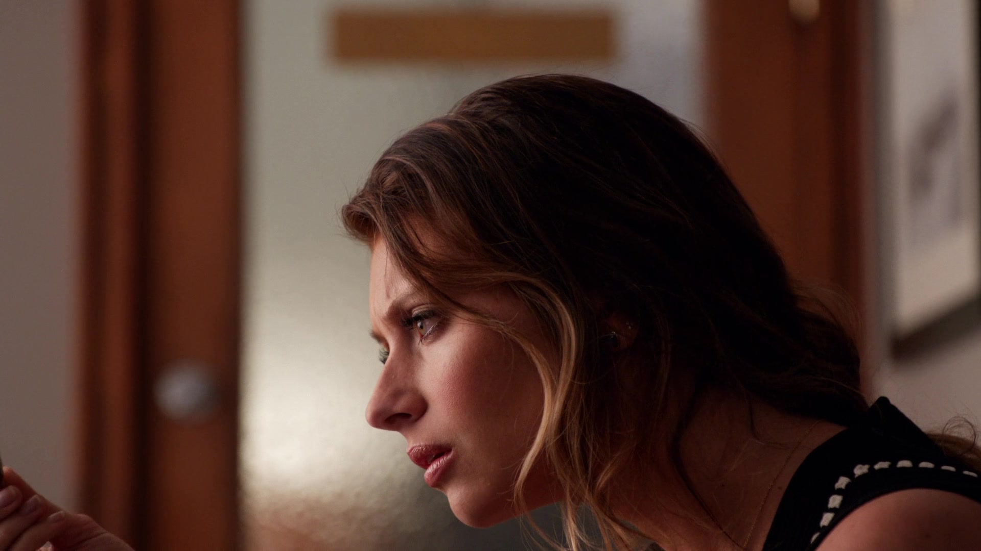iZombie_3x11_ConspiracyWeary_0057.jpg