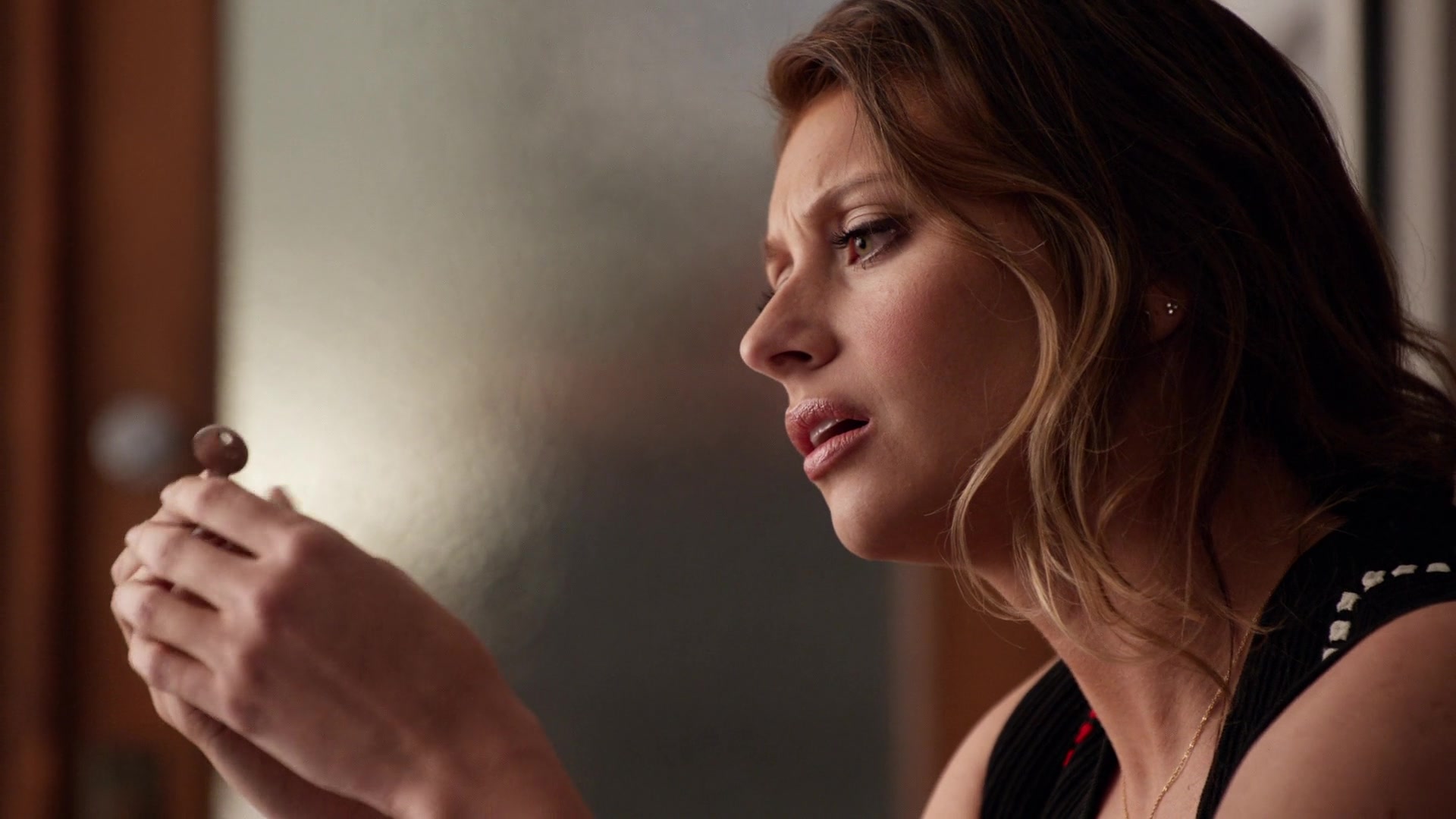 iZombie_3x11_ConspiracyWeary_0067.jpg