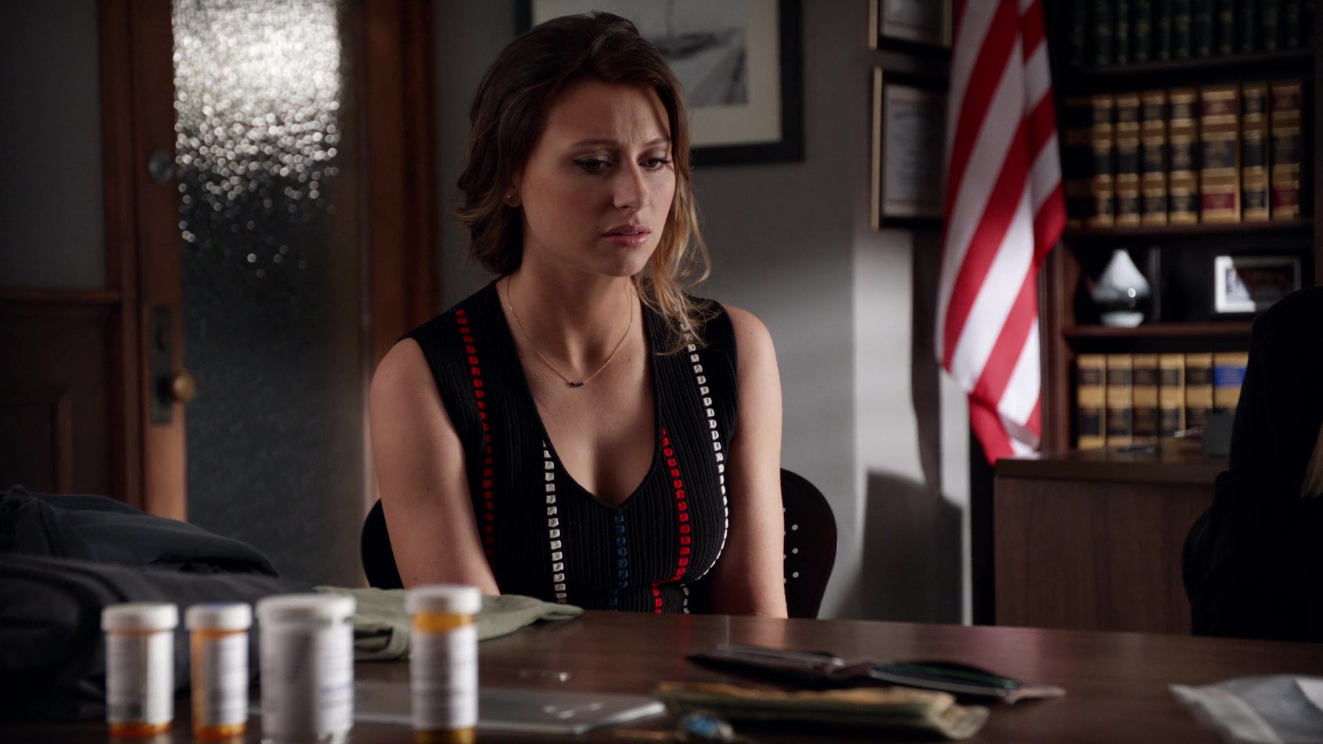 iZombie_3x11_ConspiracyWeary_0091.jpg