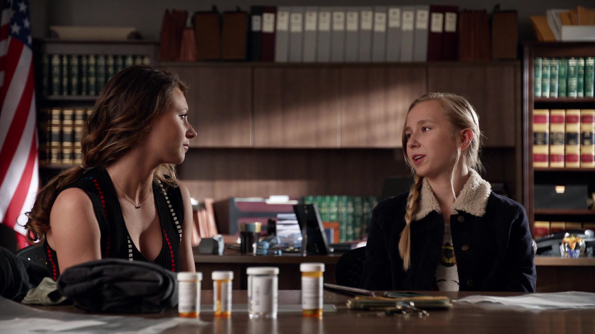 iZombie_3x11_ConspiracyWeary_0109.jpg