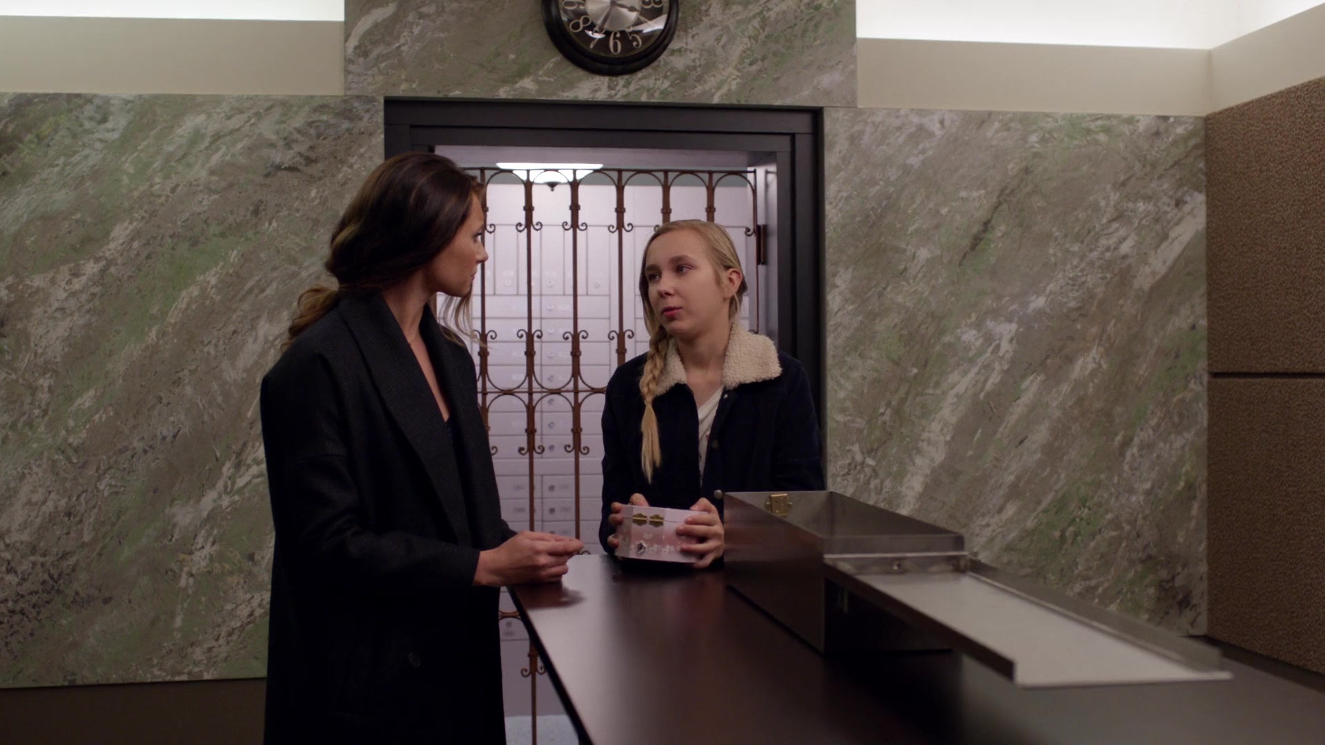 iZombie_3x11_ConspiracyWeary_0157.jpg