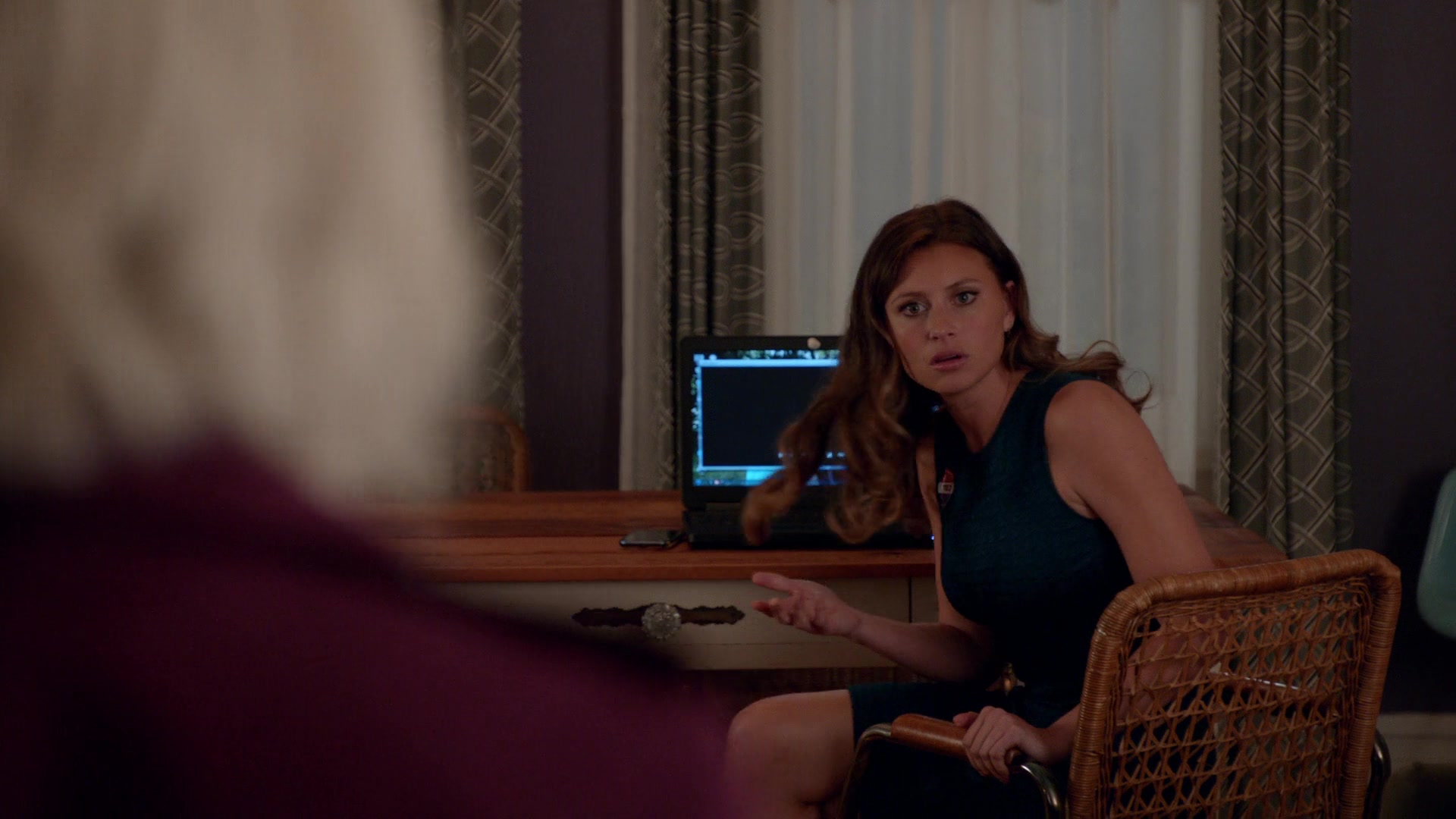 iZombie_3x11_ConspiracyWeary_0209.jpg