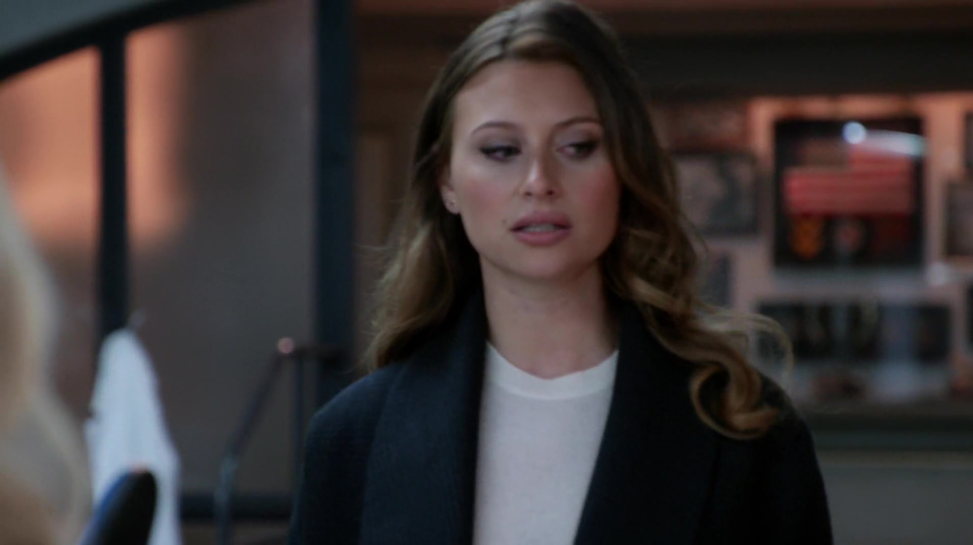 iZombie_3x12_LookingforMrGoodbrainPart1_0097.jpg