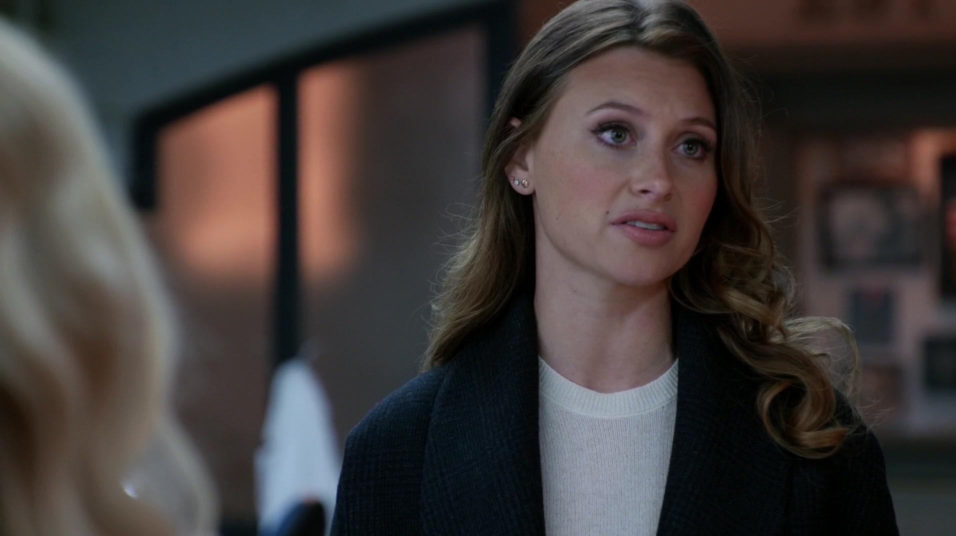 iZombie_3x12_LookingforMrGoodbrainPart1_0099.jpg