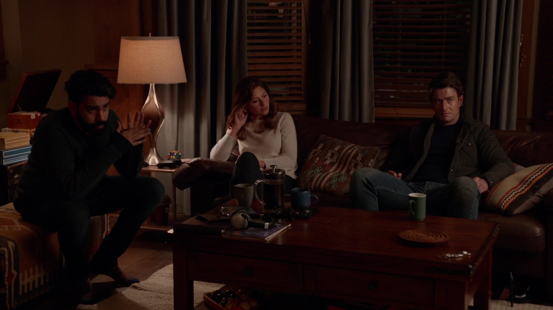 iZombie_3x13_LookingforMrGoodbrainPart2_0022.jpg